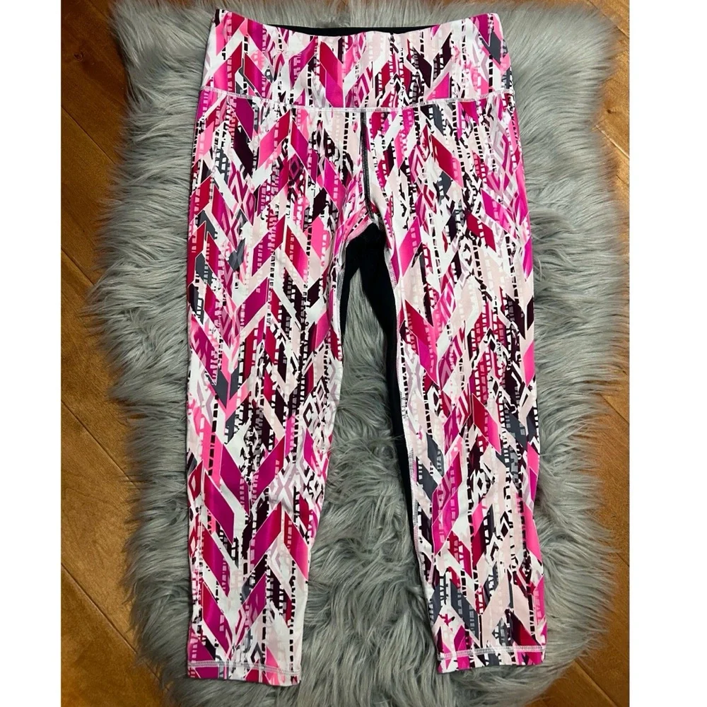 Victoria's Secret VSX Knockout Crop Leggings Tights Pants Size Medium - Picture 3 of 5